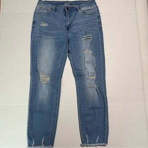 Cropped distressed jeans